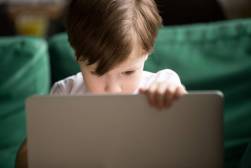 kid using laptop